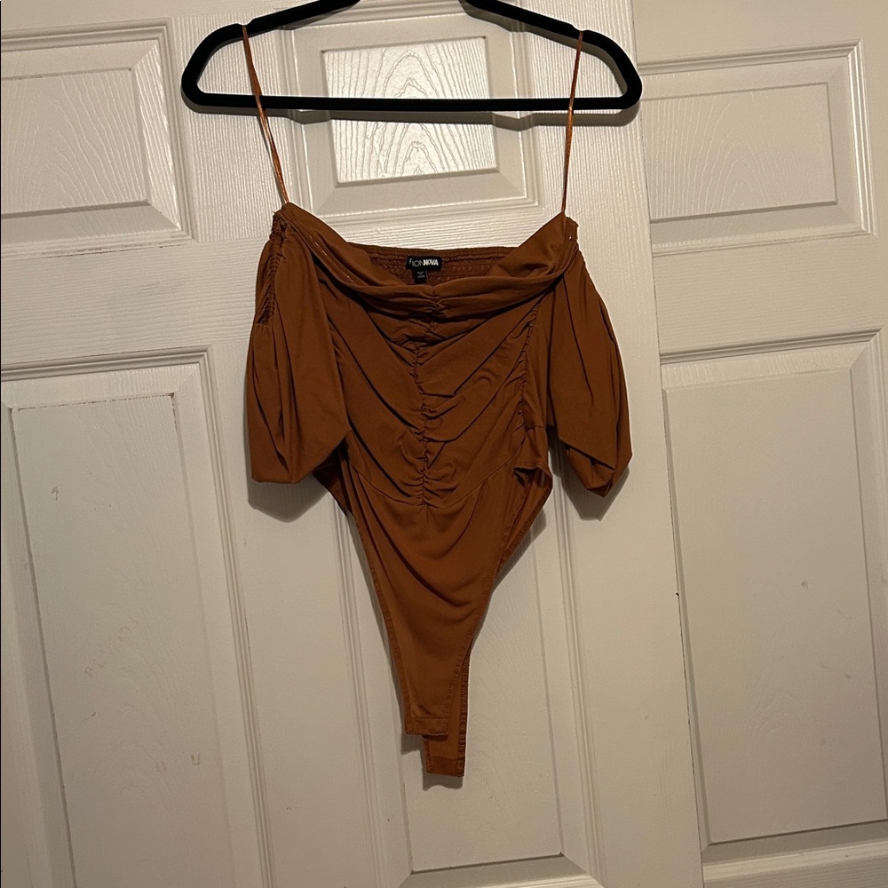 Fashion Nova Brown Off-Shoulder Ruched Bodysuit